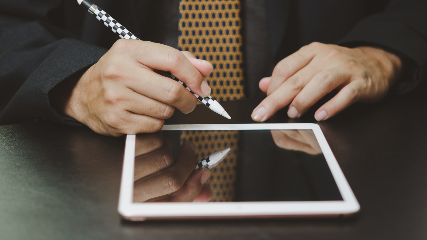 Jogilag érvényes? Amit minden cégvezetőnek tudnia kell az e-aláírásról